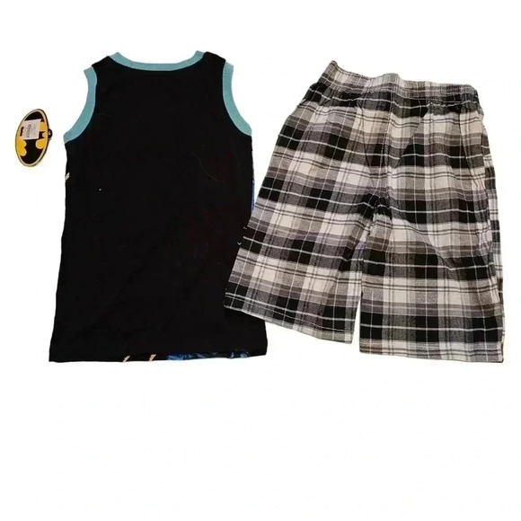 Batman Shorts & Top 6 NWT - Picture 2 of 2